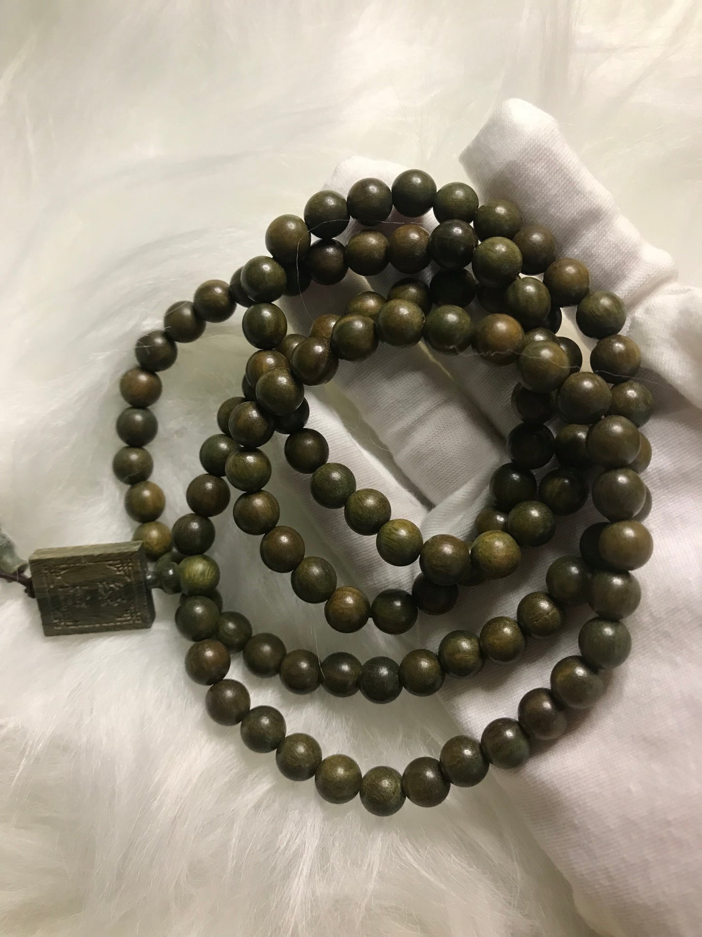 108 green sandalwood bracelets