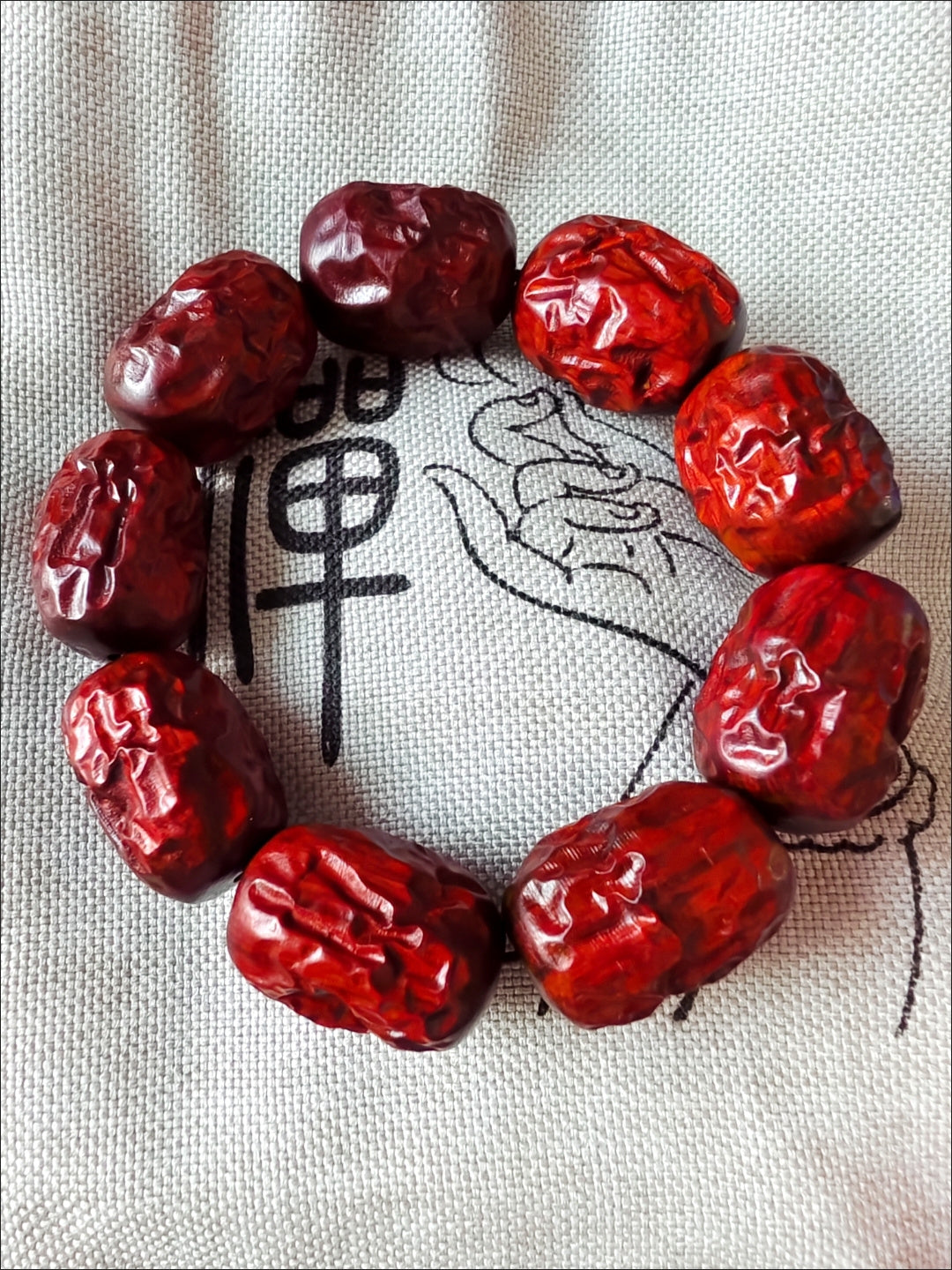 Wooden red jujube bracelets (buy1 get 1 tea free)