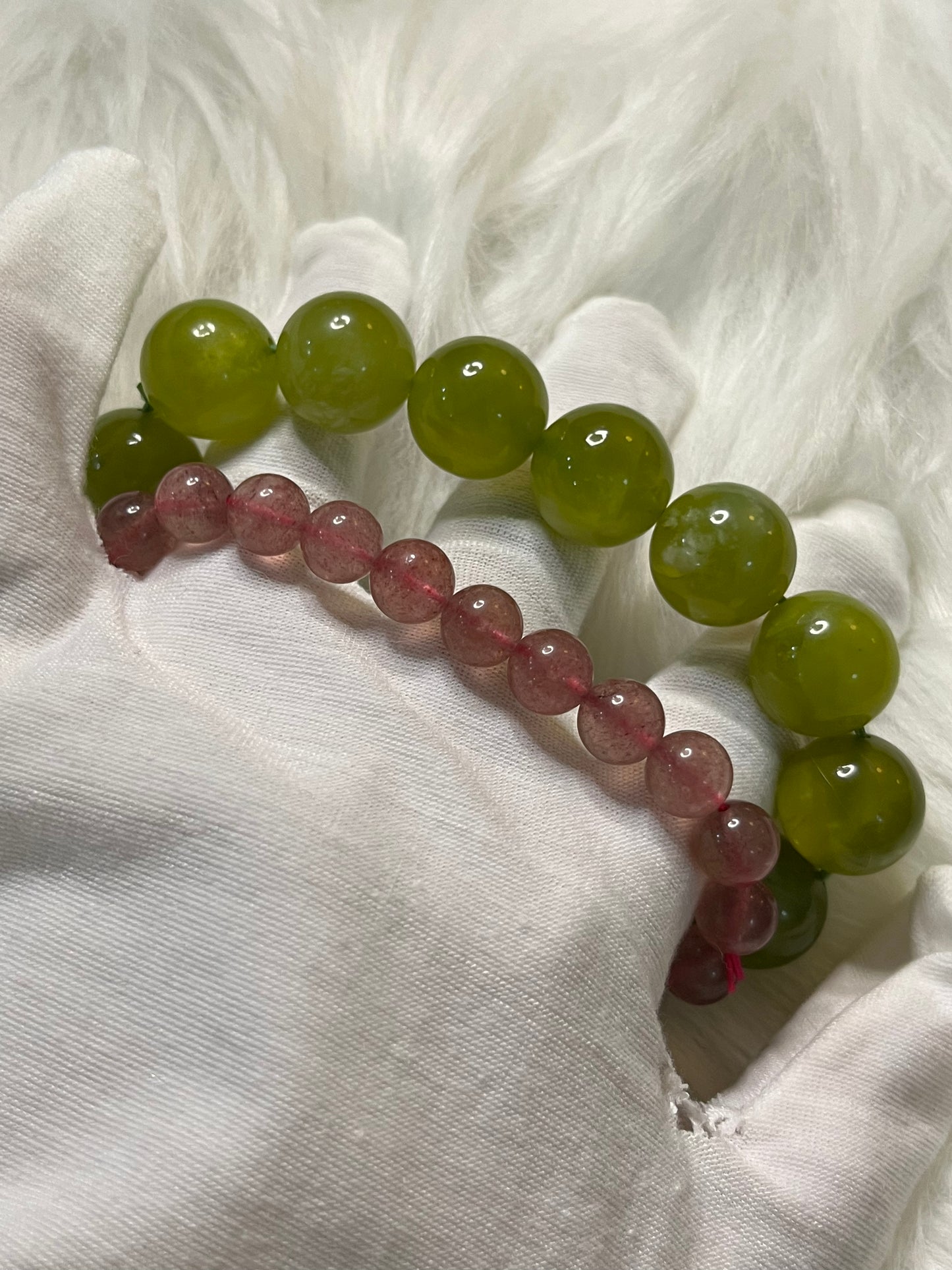 Natural Strawberry Crystal Hand String ( buy 1 get 1 free)