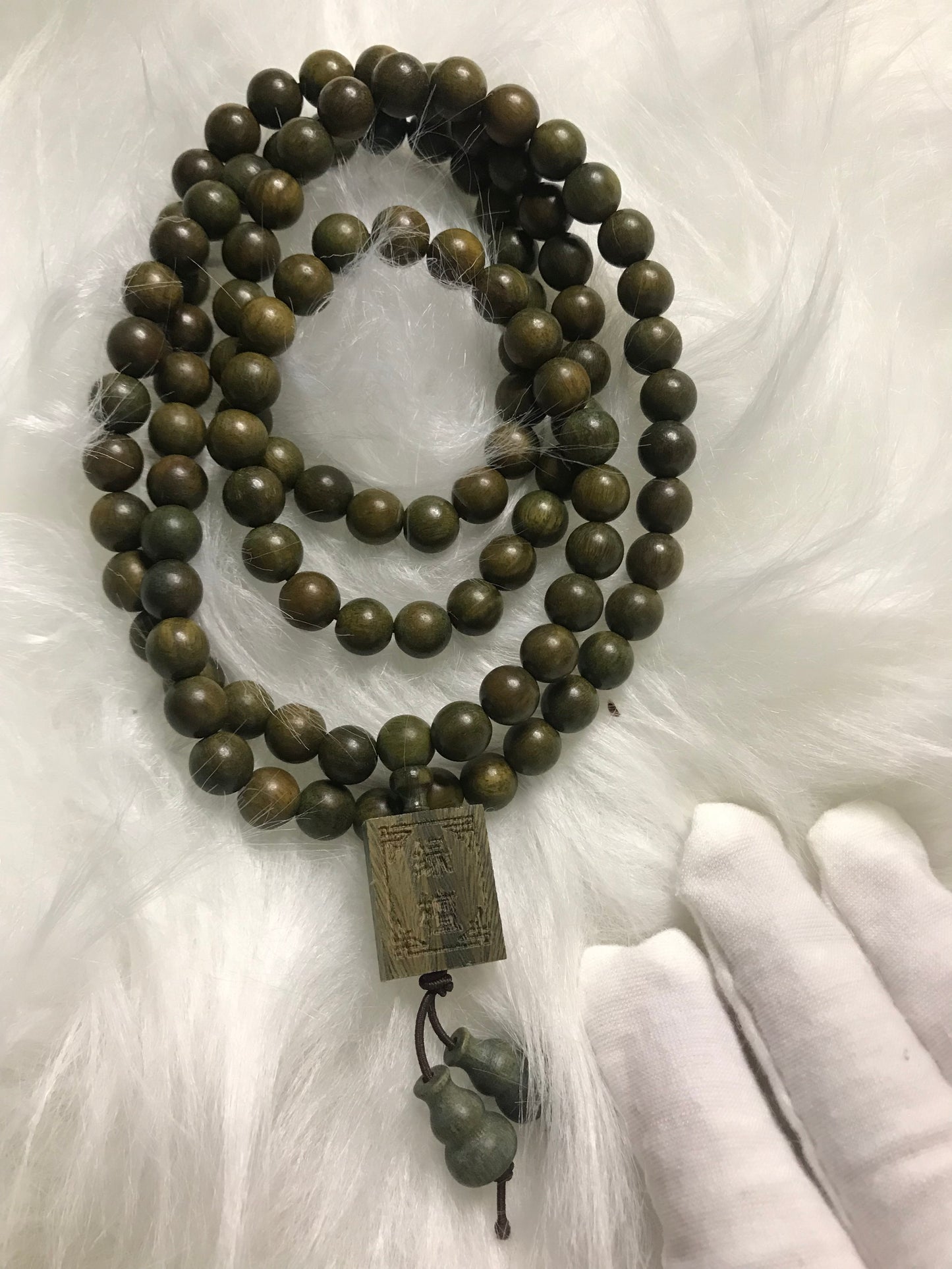 108 green sandalwood bracelets