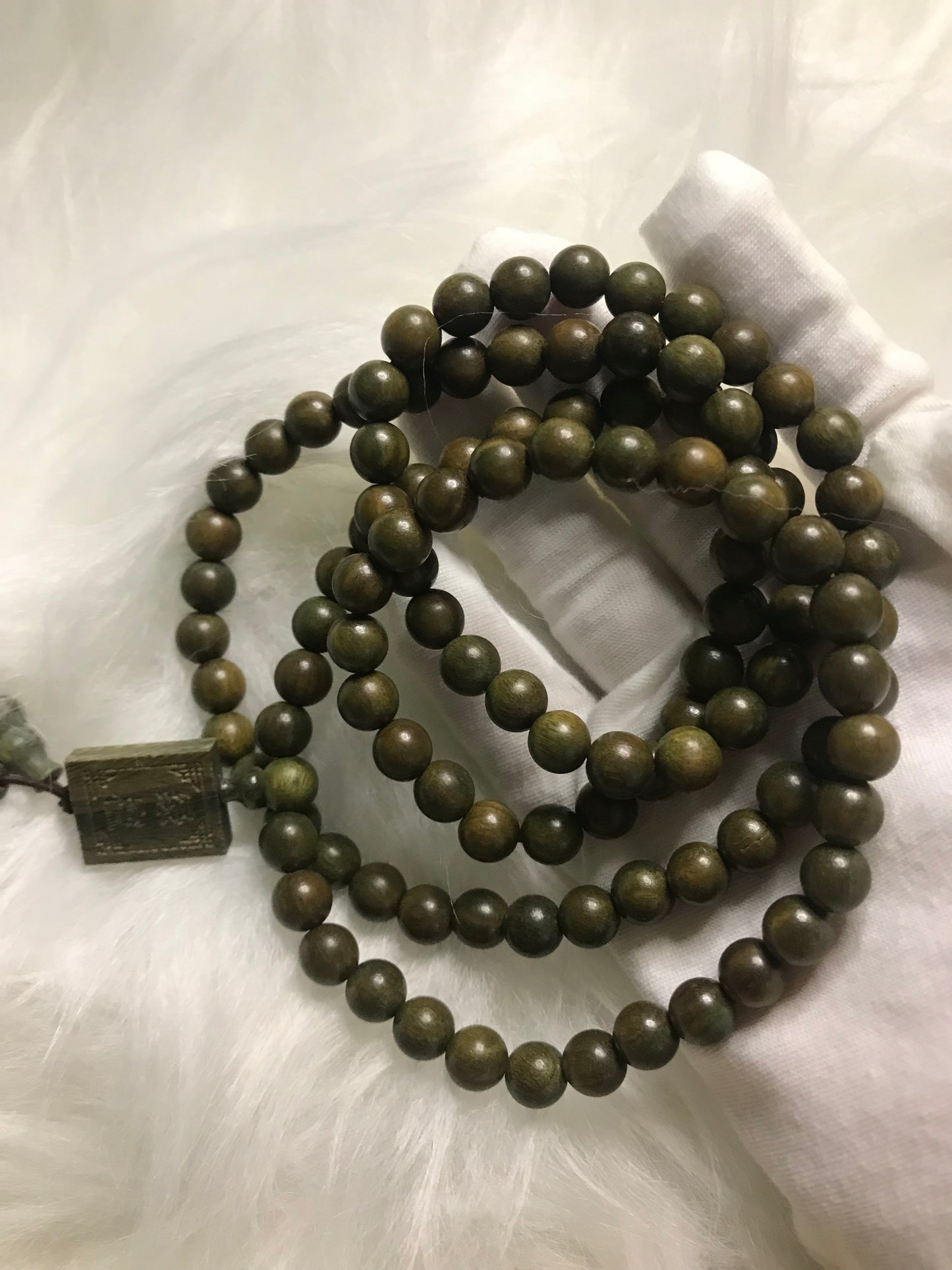 108 green sandalwood bracelets