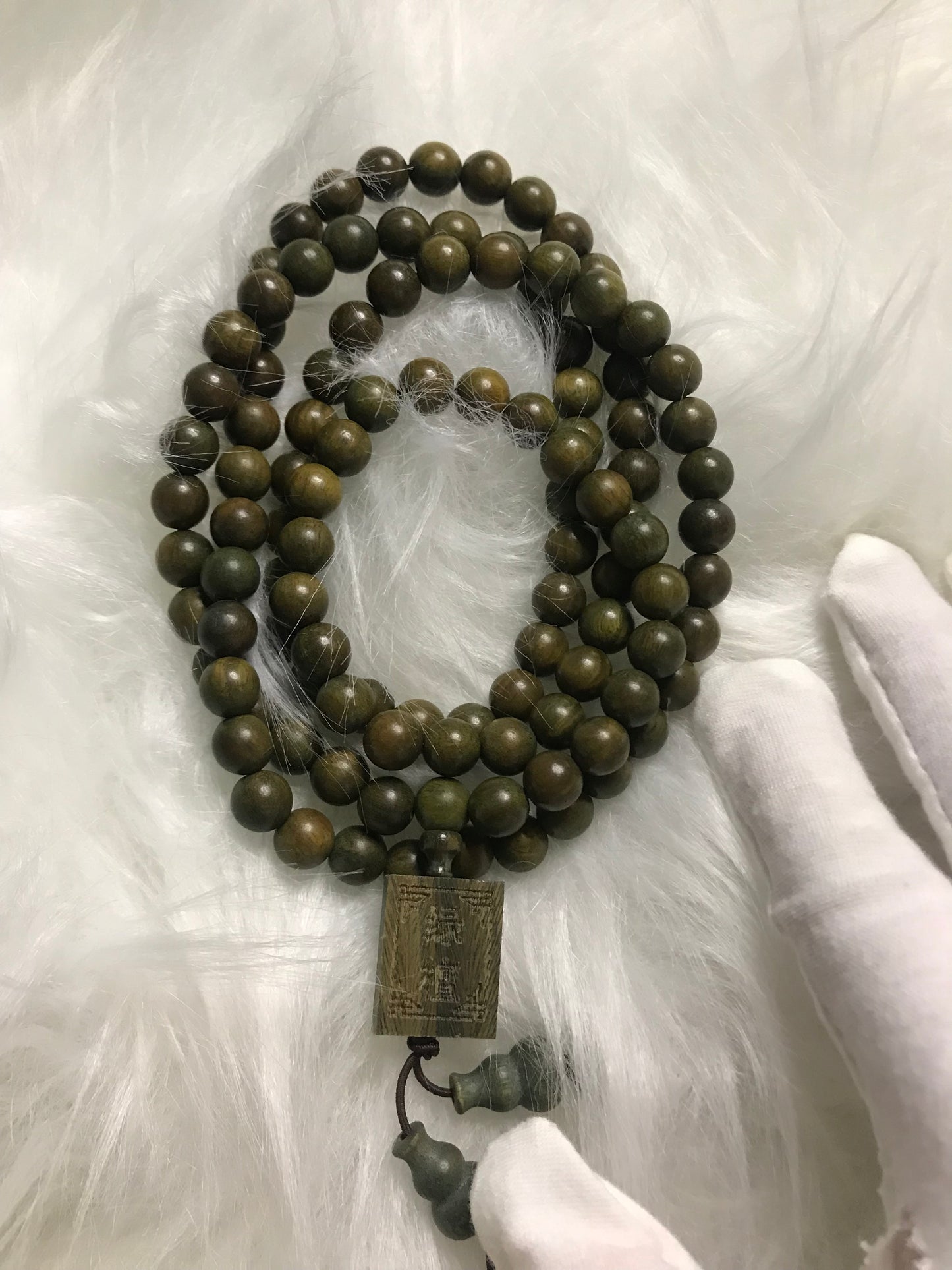108 green sandalwood bracelets