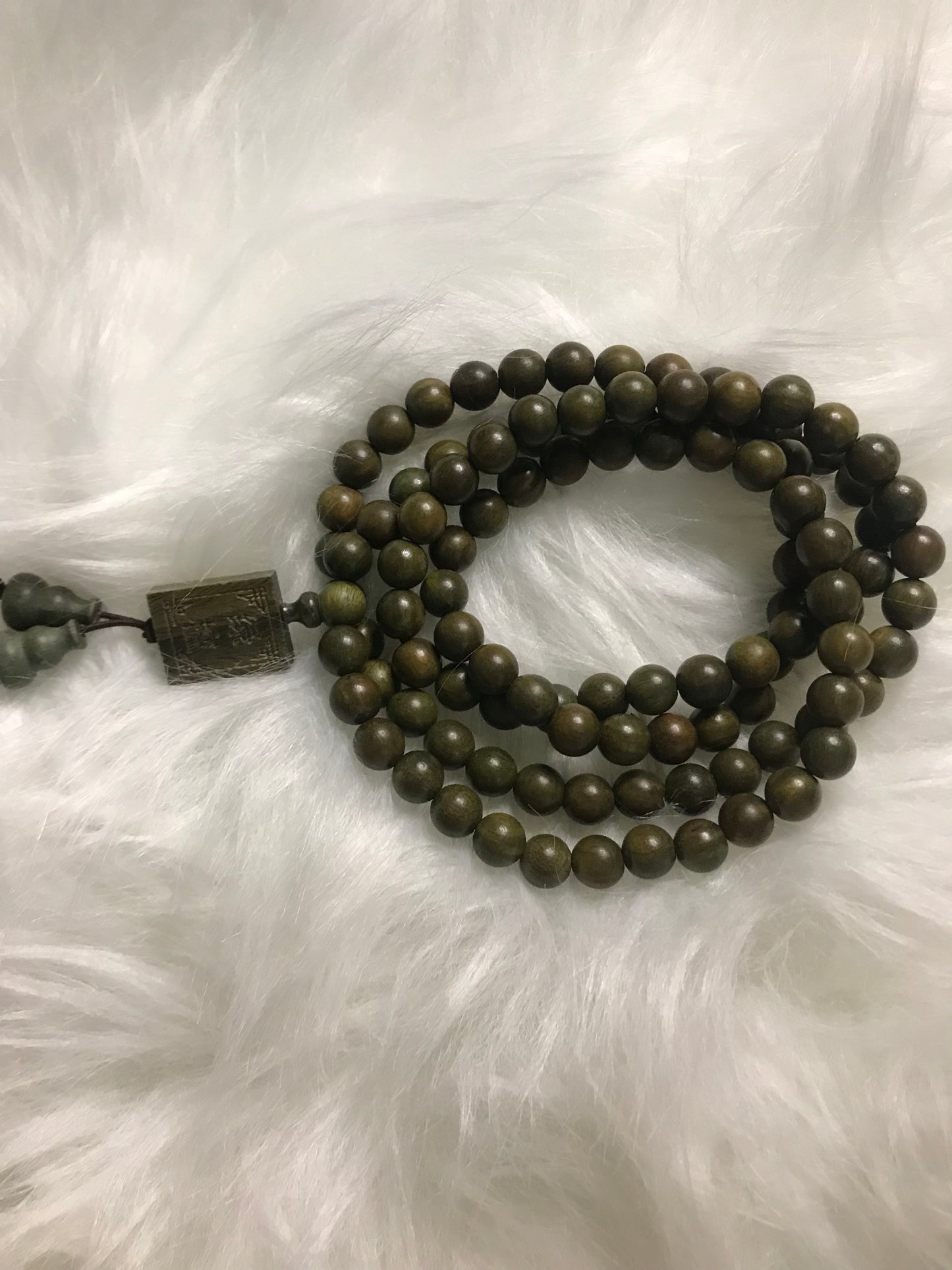 108 green sandalwood bracelets