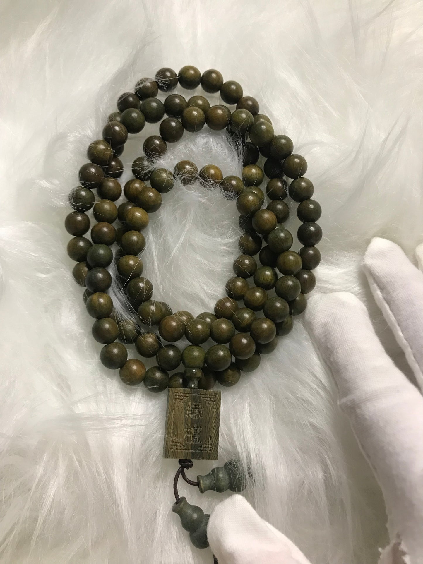 108 green sandalwood bracelets