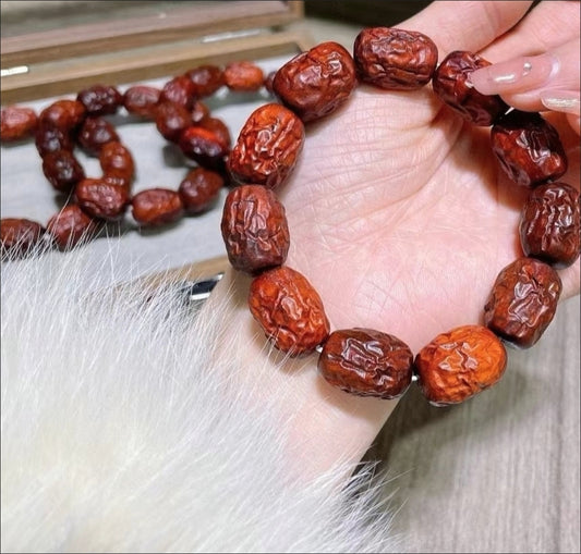 Wooden red jujube bracelets (buy1 get 1 tea free)