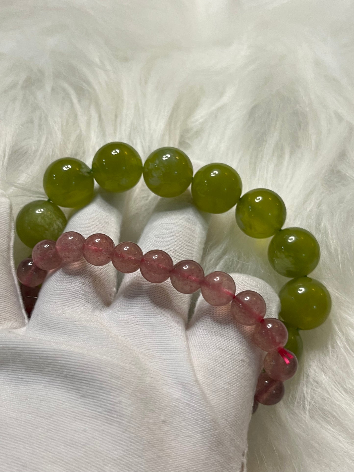 Natural Strawberry Crystal Hand String ( buy 1 get 1 free)