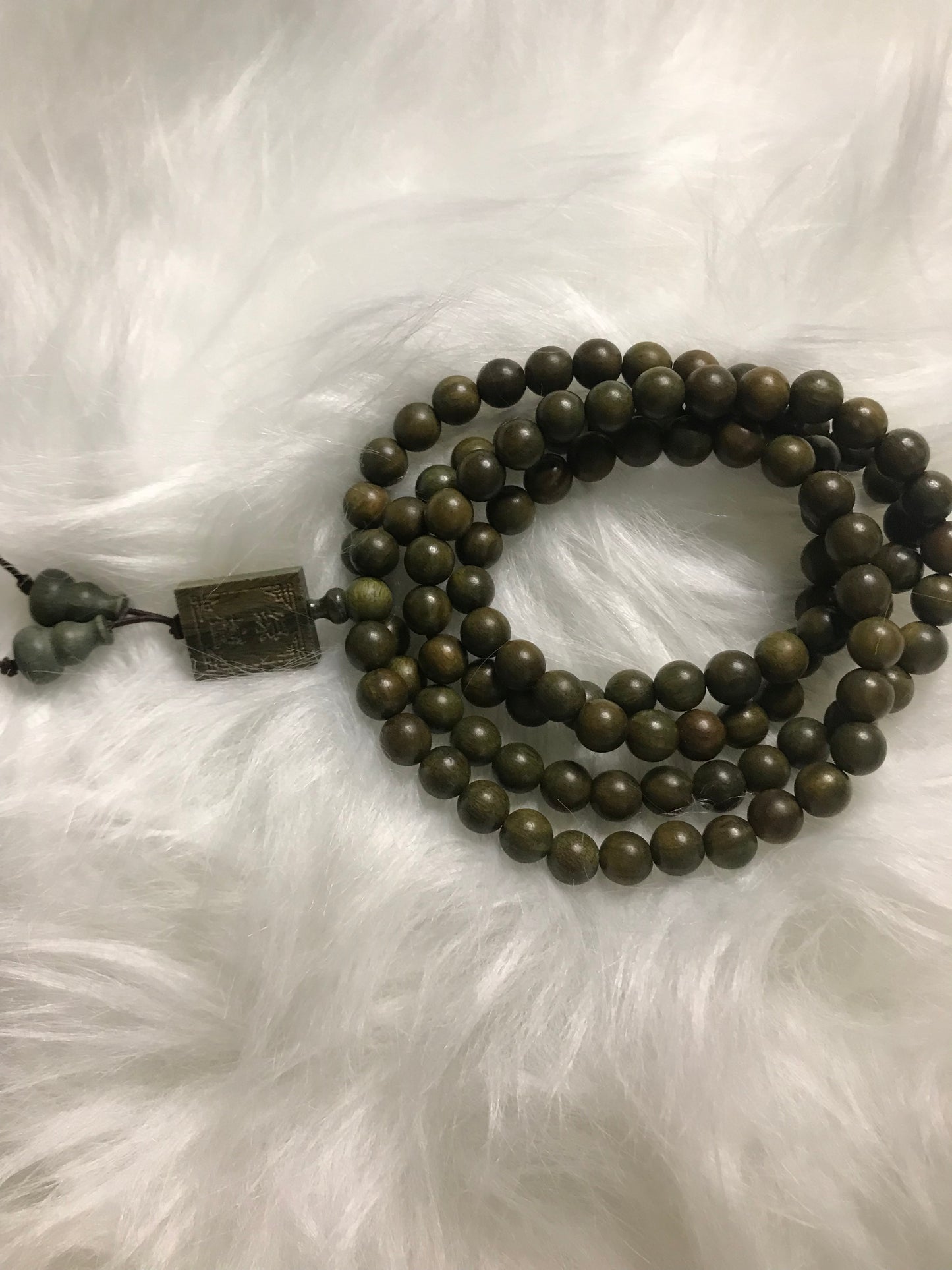 108 green sandalwood bracelets