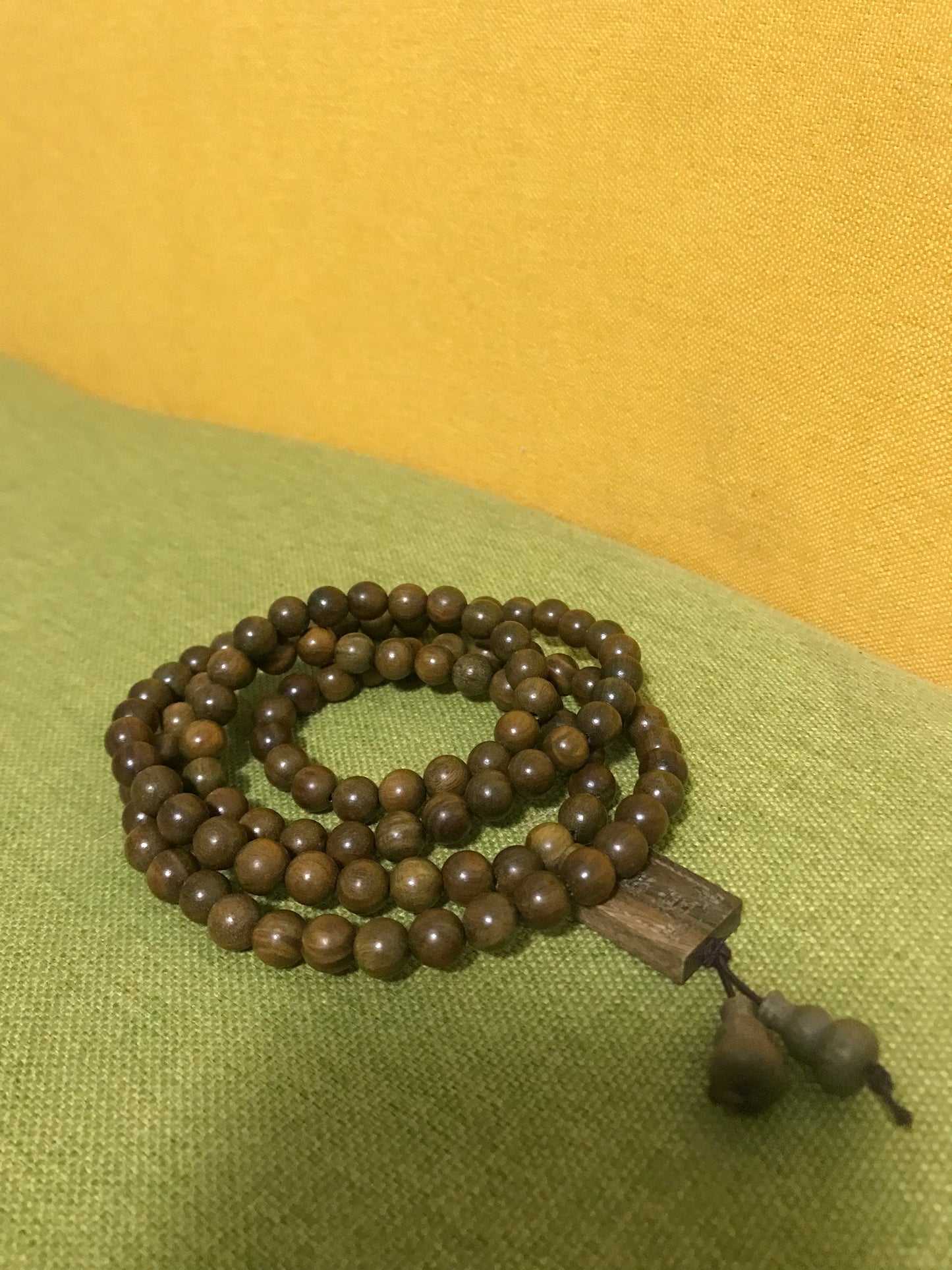 108 green sandalwood bracelets
