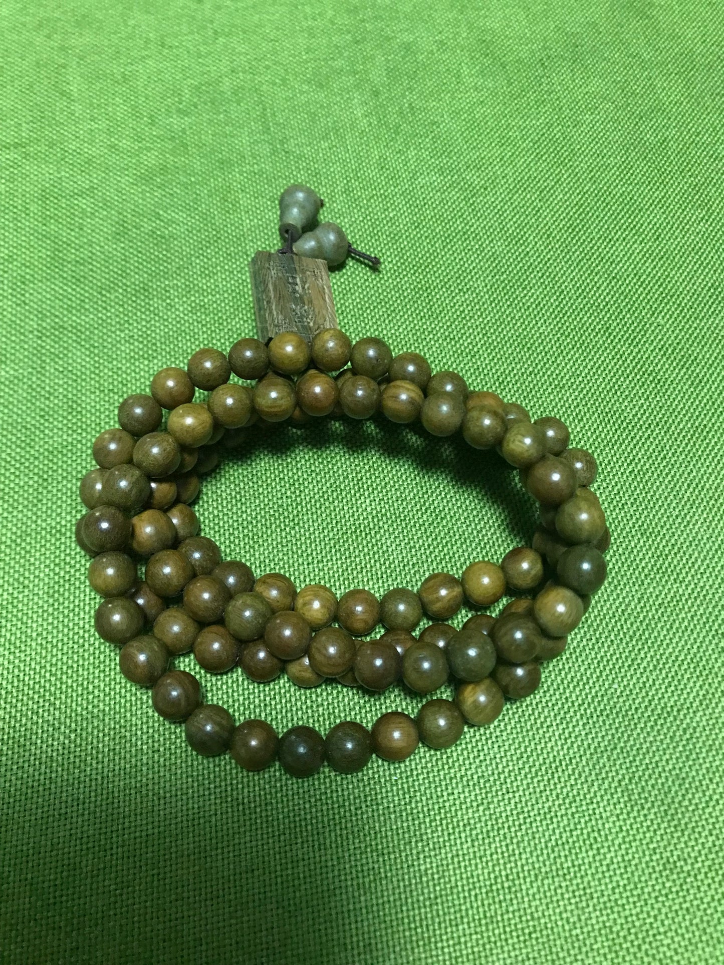 108 green sandalwood bracelets